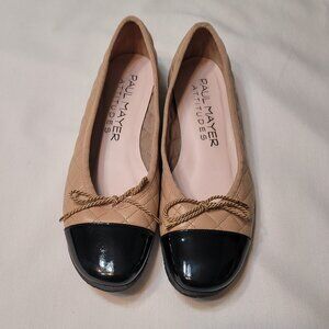 Paul Mayer Attitudes Ballet Flats Sz 6B Beige Quilted Patent Leather Cap Toe